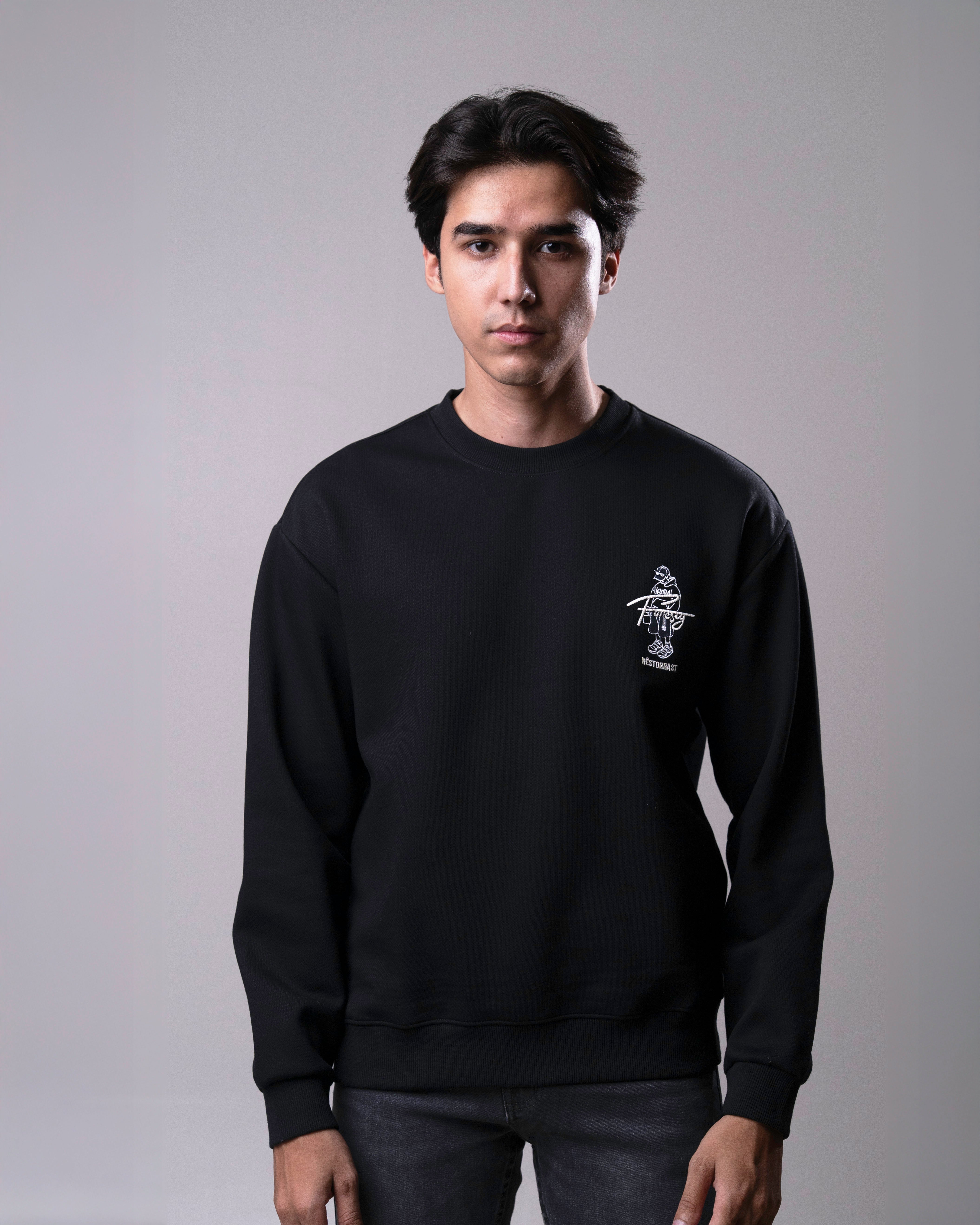 "NOE" Embroidered Sweatshirt Black