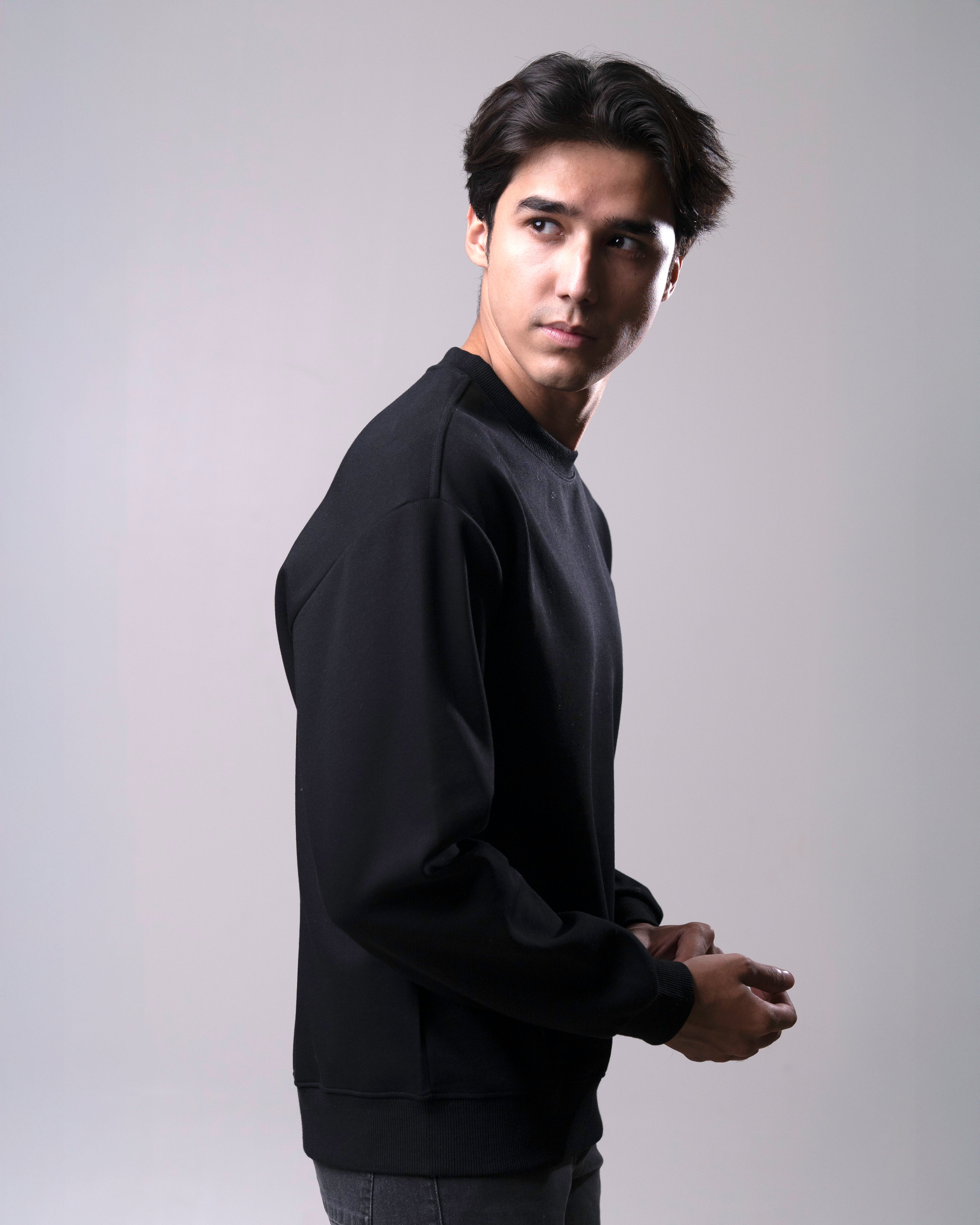 "NOE" Embroidered Sweatshirt Black
