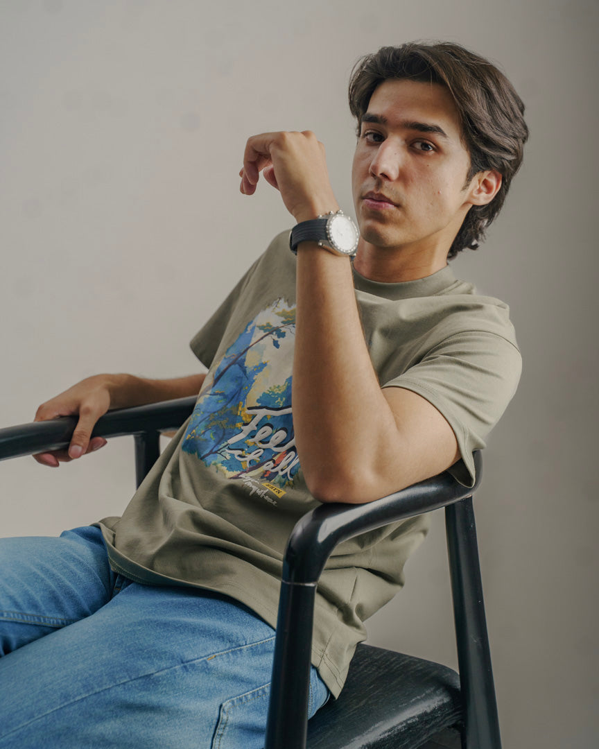 Graphic T-Shirt "Feel It All"